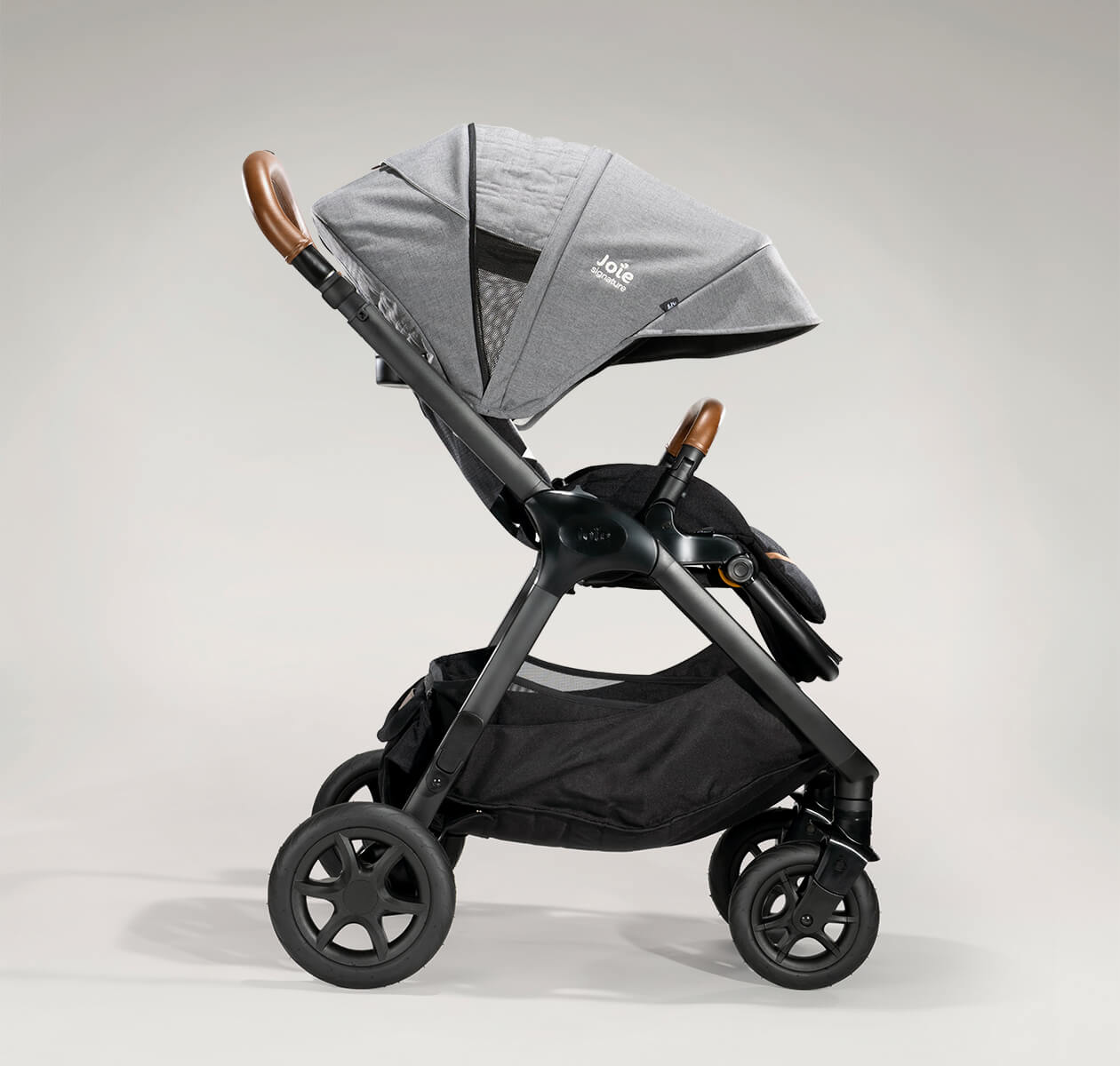 Mama Pato, tienda online de productos para bebés - Carrito Joie Signature Finiti Color Carbon: Silla paseo + Burbuja lluvia
