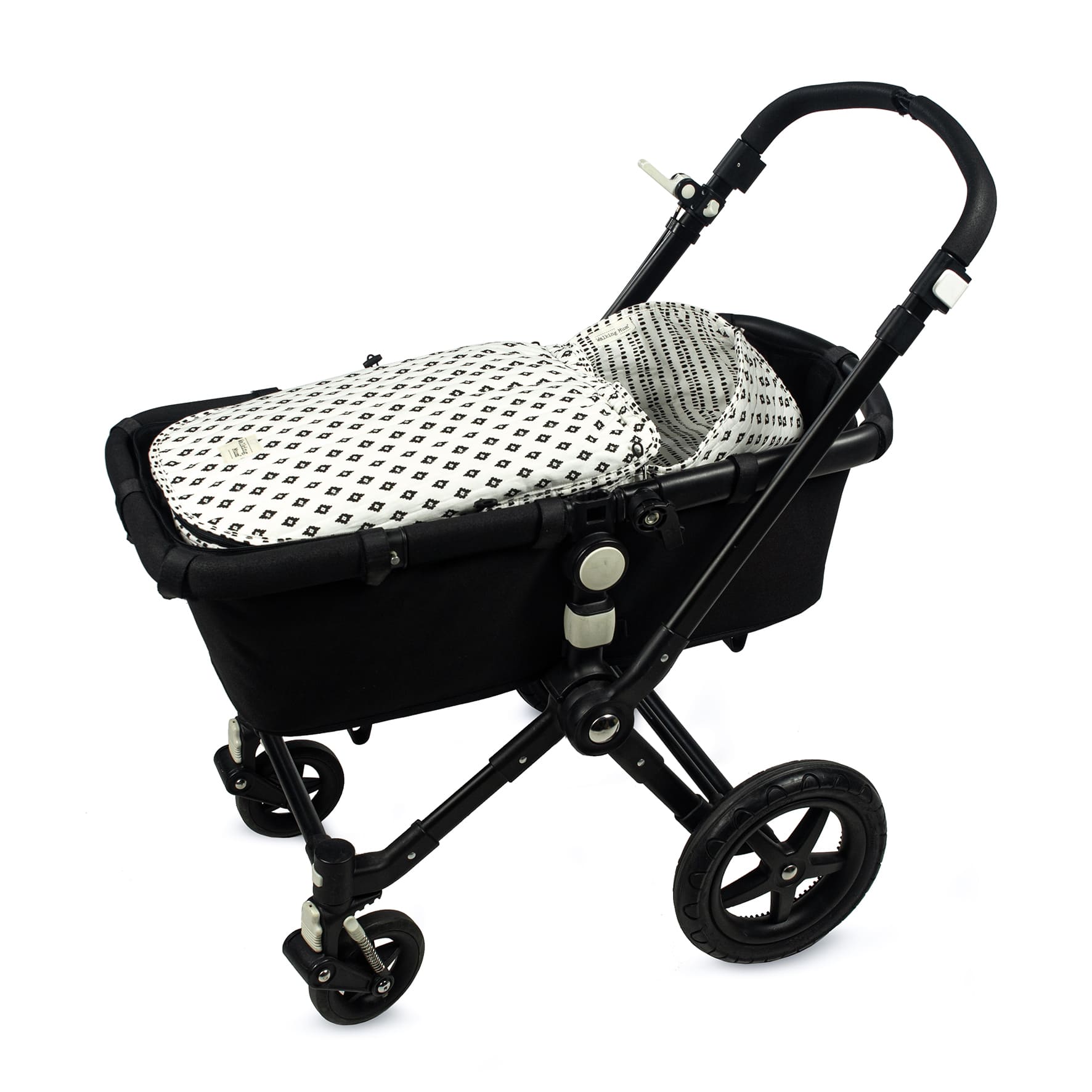 Mama Pato, tienda online de productos para bebés - Saco Universal Bohemia Walking Mum de color negro y blanco